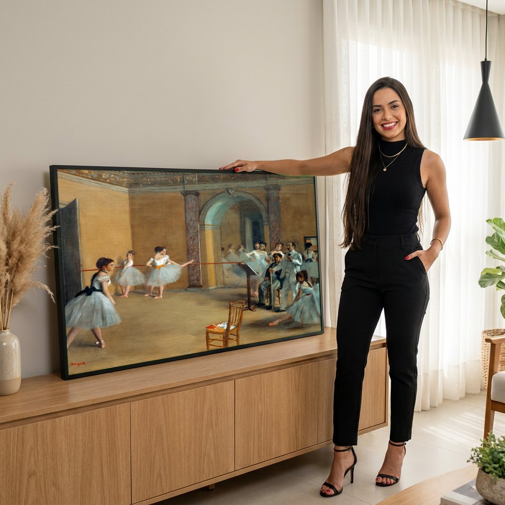 Quadro Decorativo A Aula de Balé - Edgar Degas | modelo apresentando o quadro emoldurado