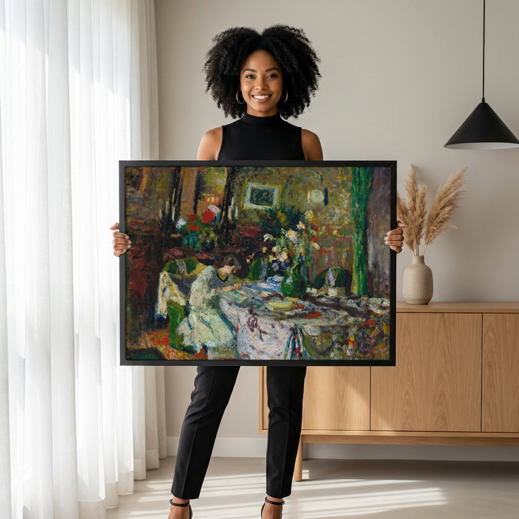 Quadro Decorativo A Costureira - Édouard Vuillard com modelo em ambiente