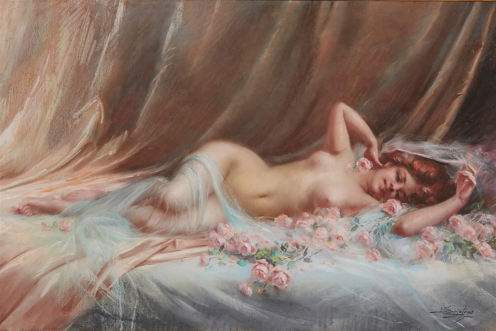 Quadro decorativo mostrando uma mulher nua deitada em meio a rosas cor-de-rosa, com tecidos fluidos em tons pastel e iluminação suave, atribuída a Delphin Enjolras.