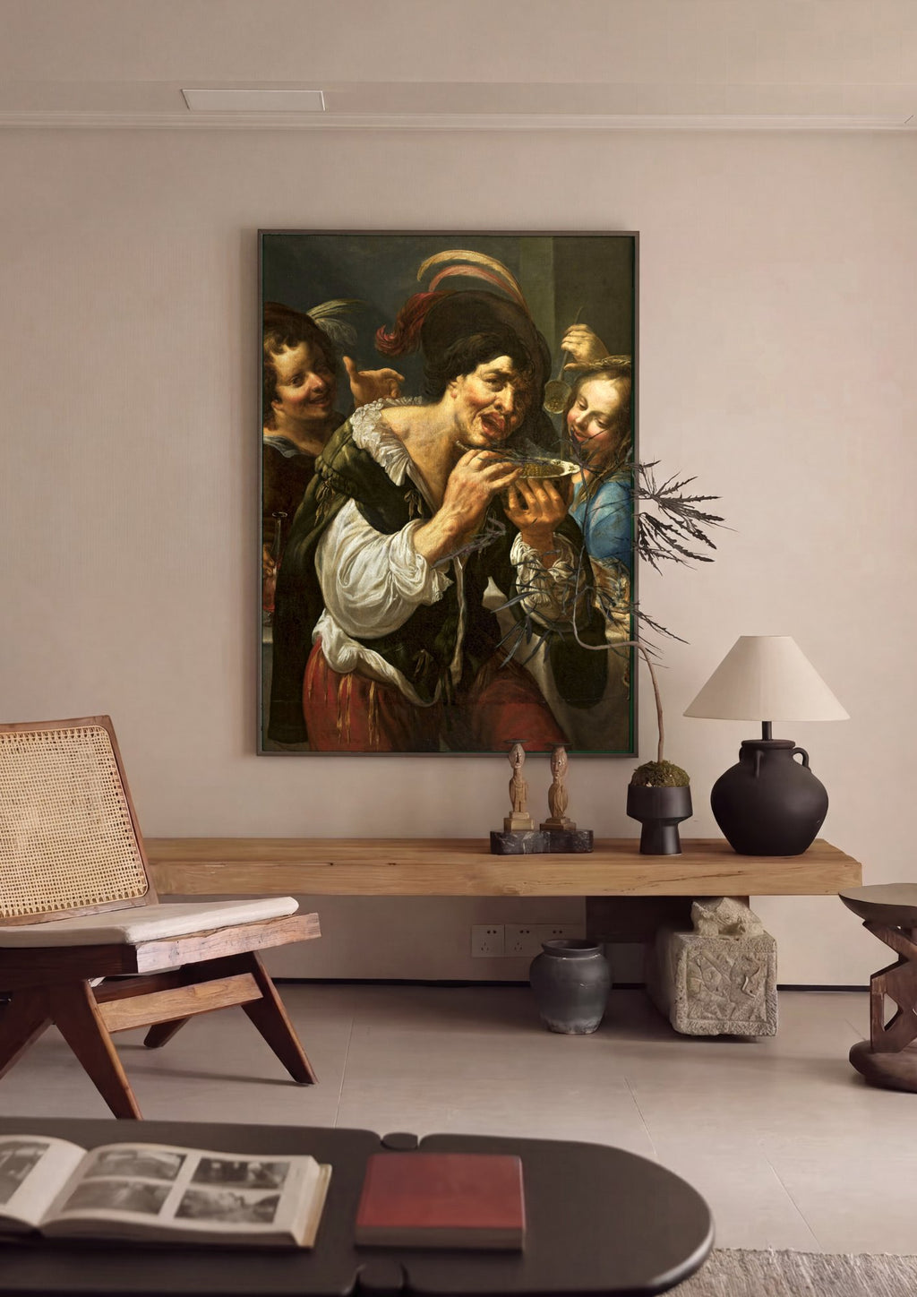 Pintura a óleo de Georges Lallemant, "Georges e a Tigela de Caldo", mostrando um homem com expressão de surpresa ou desconforto segurando uma tigela, enquanto duas figuras sorridentes o observam ao fundo.