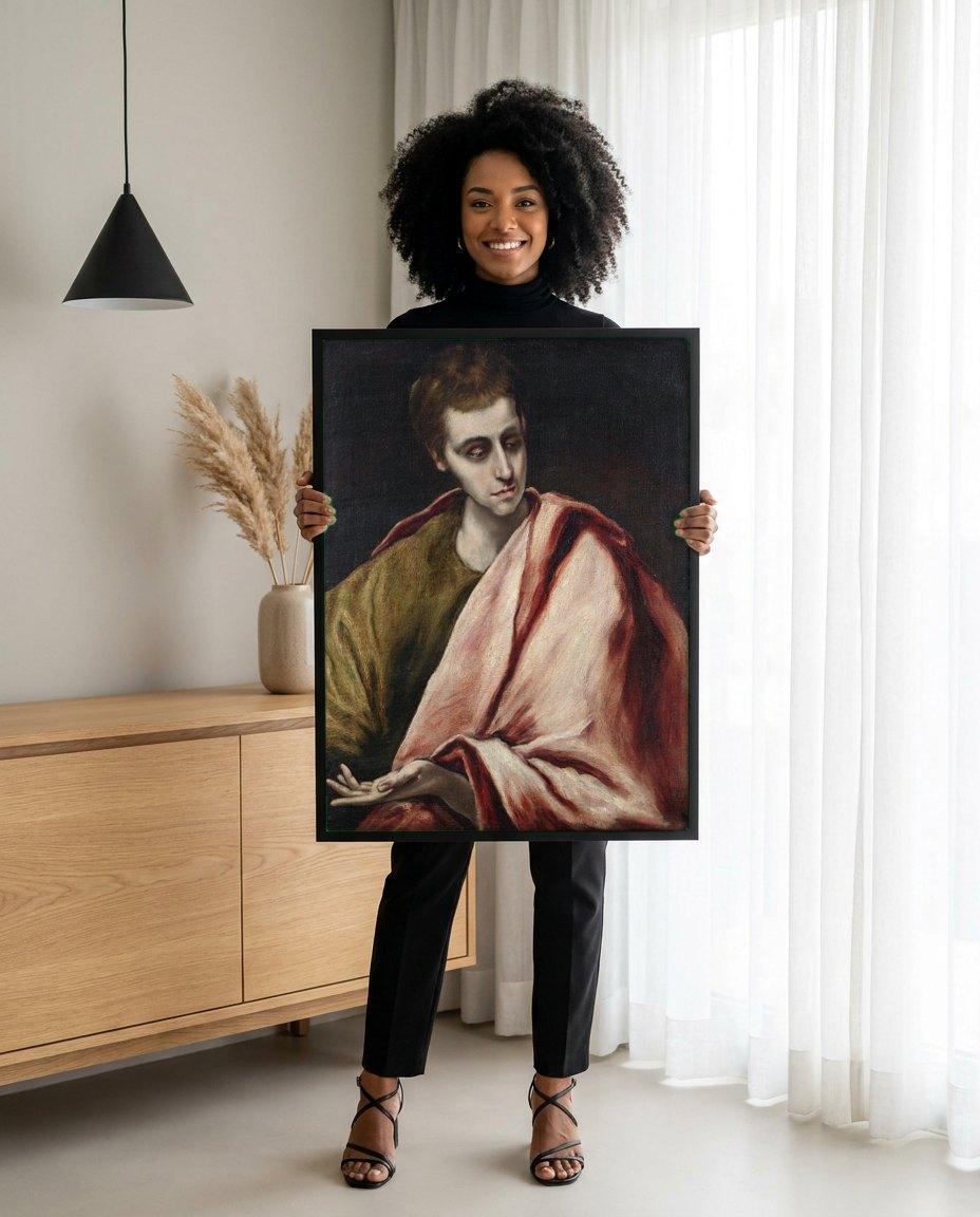 Quadro Decorativo São João Evangelista - El Greco | modelo apresentando o quadro emoldurado