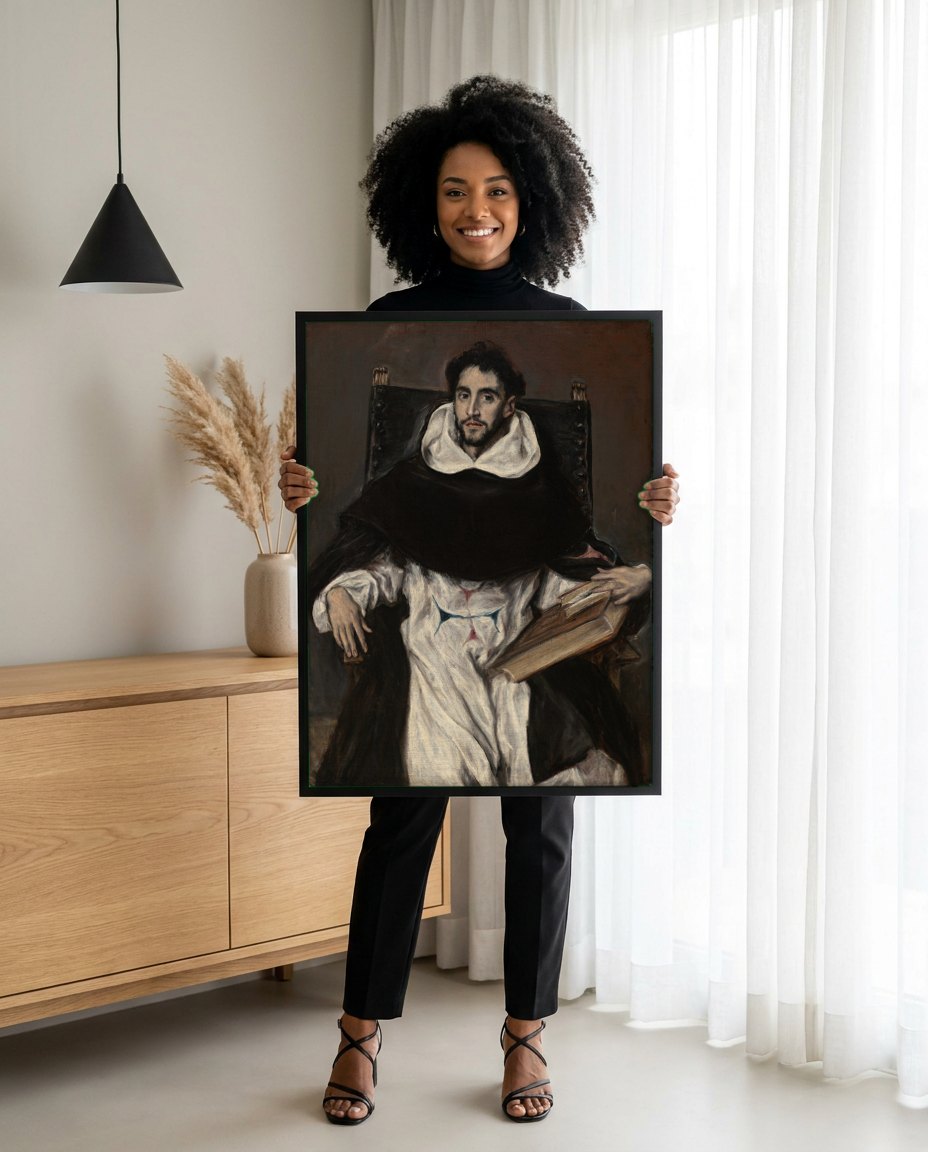 Quadro Decorativo 'São Tiago Menor' - El Greco | modelo apresentando o quadro emoldurado