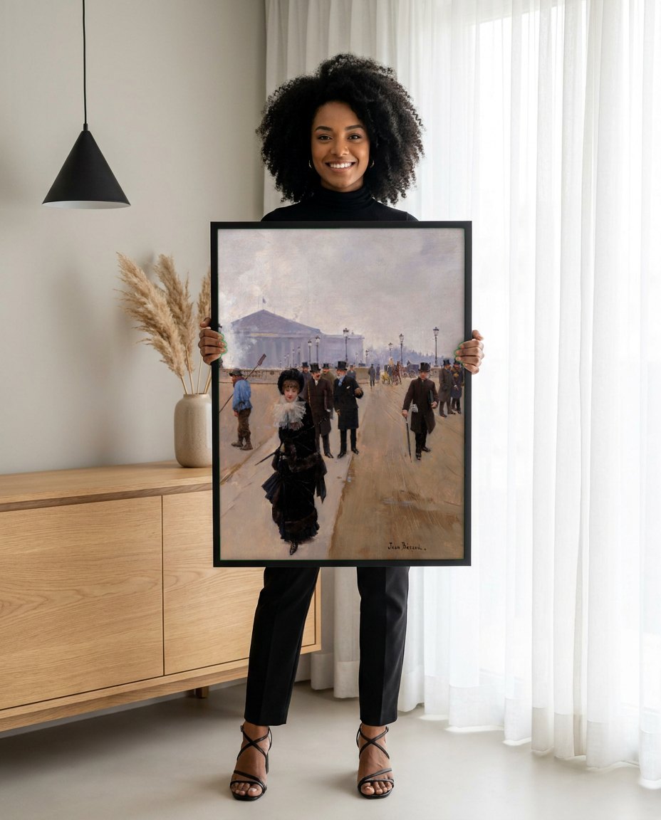 Quadro Decorativo Cena Urbana Parisiense - Jean Béraud | modelo apresentando o quadro emoldurado