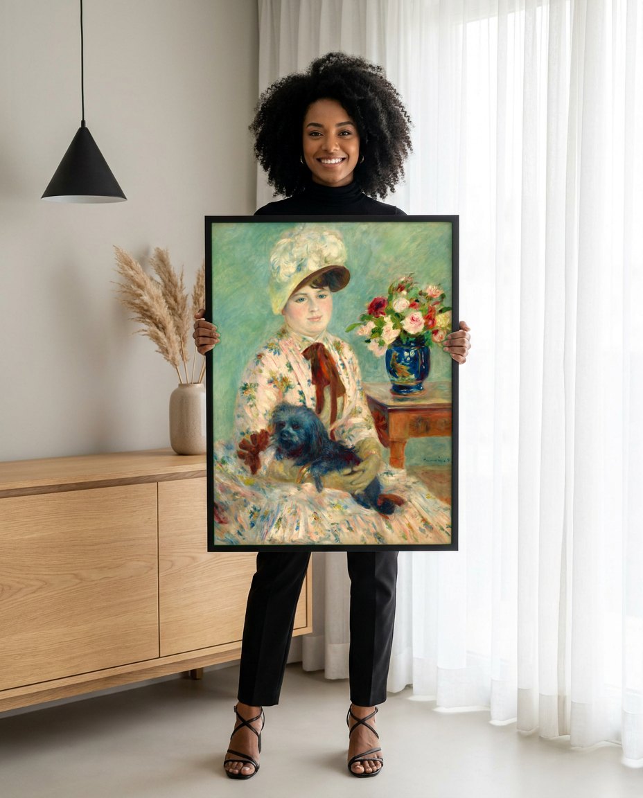 Quadro Decorativo Mulher com Cachorro e Flores - Renoir | modelo apresentando o quadro emoldurado