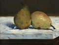 Quadro decorativo com pintura de natureza-morta de Edouard Manet, apresentando duas peras sobre uma superfície clara e manchada, com fundo escuro. A luz incide sobre as frutas, criando sombras e realçando texturas.