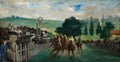 Quadro decorativo com pintura a óleo de Édouard Manet, 'A Corrida de Cavalos em Longchamp', retratando uma corrida de cavalos com jóqueis e uma multidão ao fundo. Cores vibrantes de verde, marrom e azul.