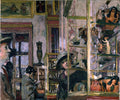 Uma pintura de Édouard Vuillard, 'A Loja de Antiguidades', retratando pessoas em um ambiente interno cheio de objetos e artefatos, com reflexos nos vidros, em tons terrosos e azulados.