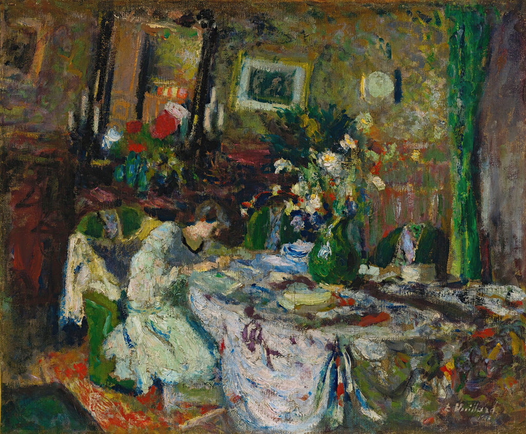 Quadro decorativo de Édouard Vuillard, 'A Costureira', mostrando uma mulher sentada costurando em um ambiente doméstico com cores vibrantes e texturas em pinceladas grossas.
