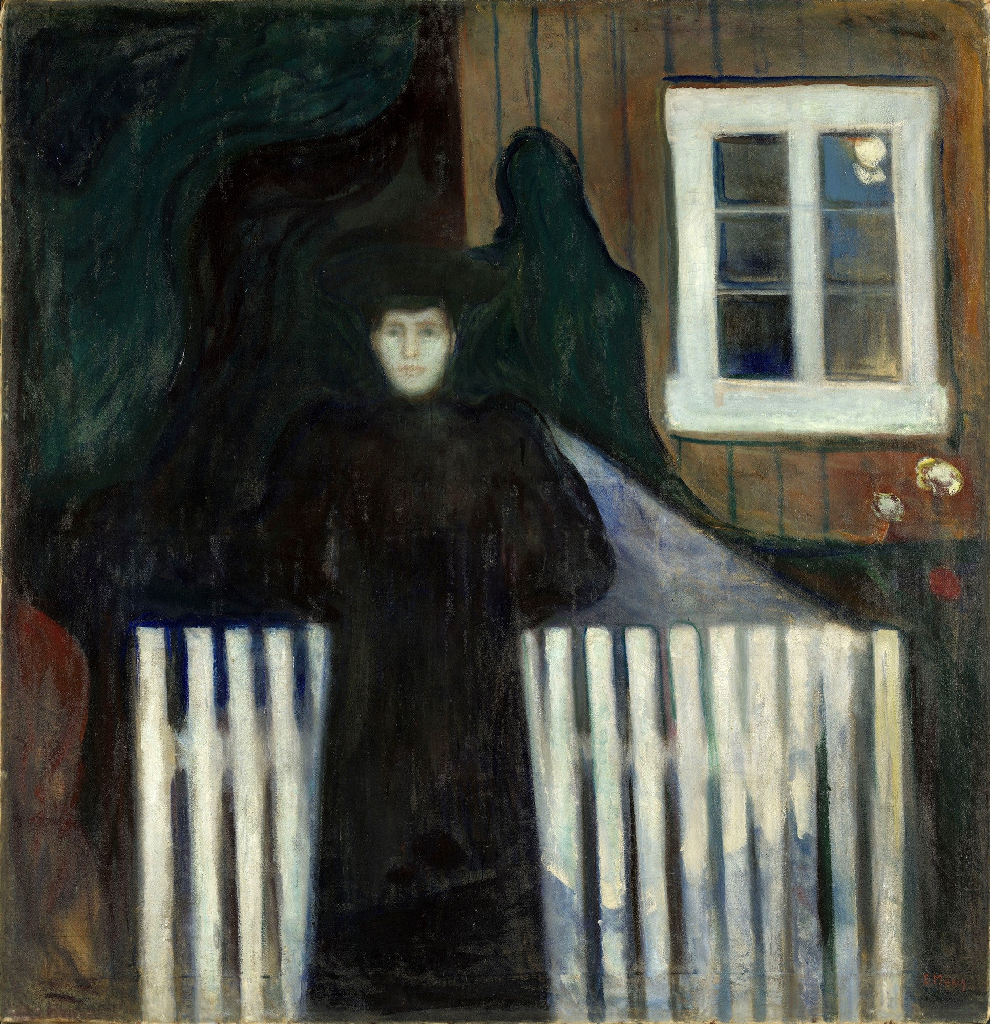 Quadro decorativo 'A Dama Negra' de Edvard Munch, apresentando uma figura feminina de rosto pálido e vestes escuras, atrás de uma cerca branca, com uma janela e cortinas ao fundo em tons escuros e terrosos.