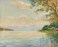 Pintura a óleo de uma paisagem lacustre com montanhas distantes, um lago calmo com barcos à vela e vegetação à direita e nuvens no céu.