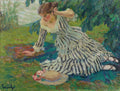 Pintura a óleo de Edward Cucuel retratando uma mulher jovem de vestido listrado, sentada na grama sob uma árvore, com um chapéu de palha ao lado.