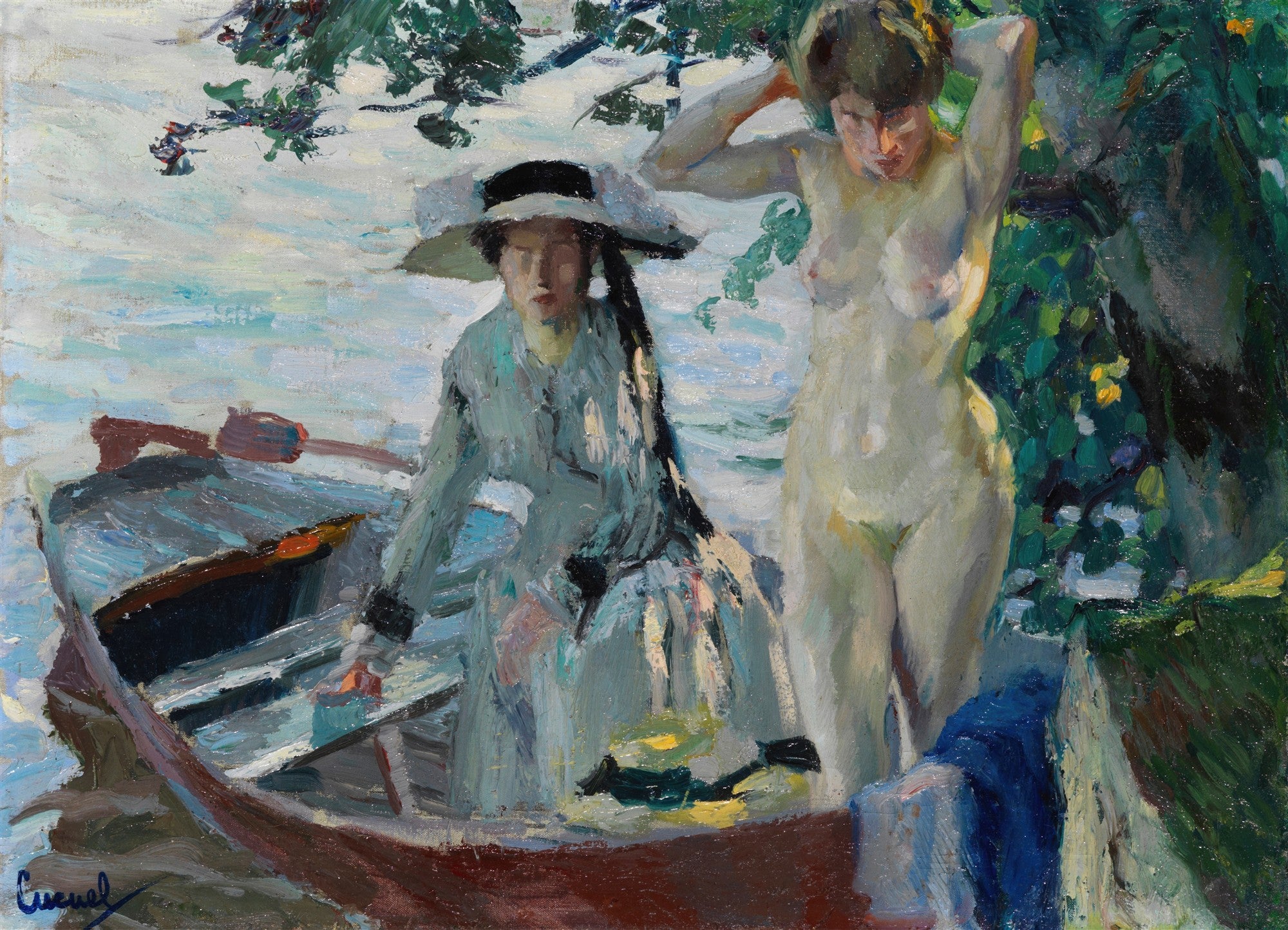 Quadro decorativo com pintura impressionista de Edward Cucuel, 'A Chegada', mostrando uma mulher vestida sentada em um barco e outra mulher nua à be beira da água, sob a luz do sol