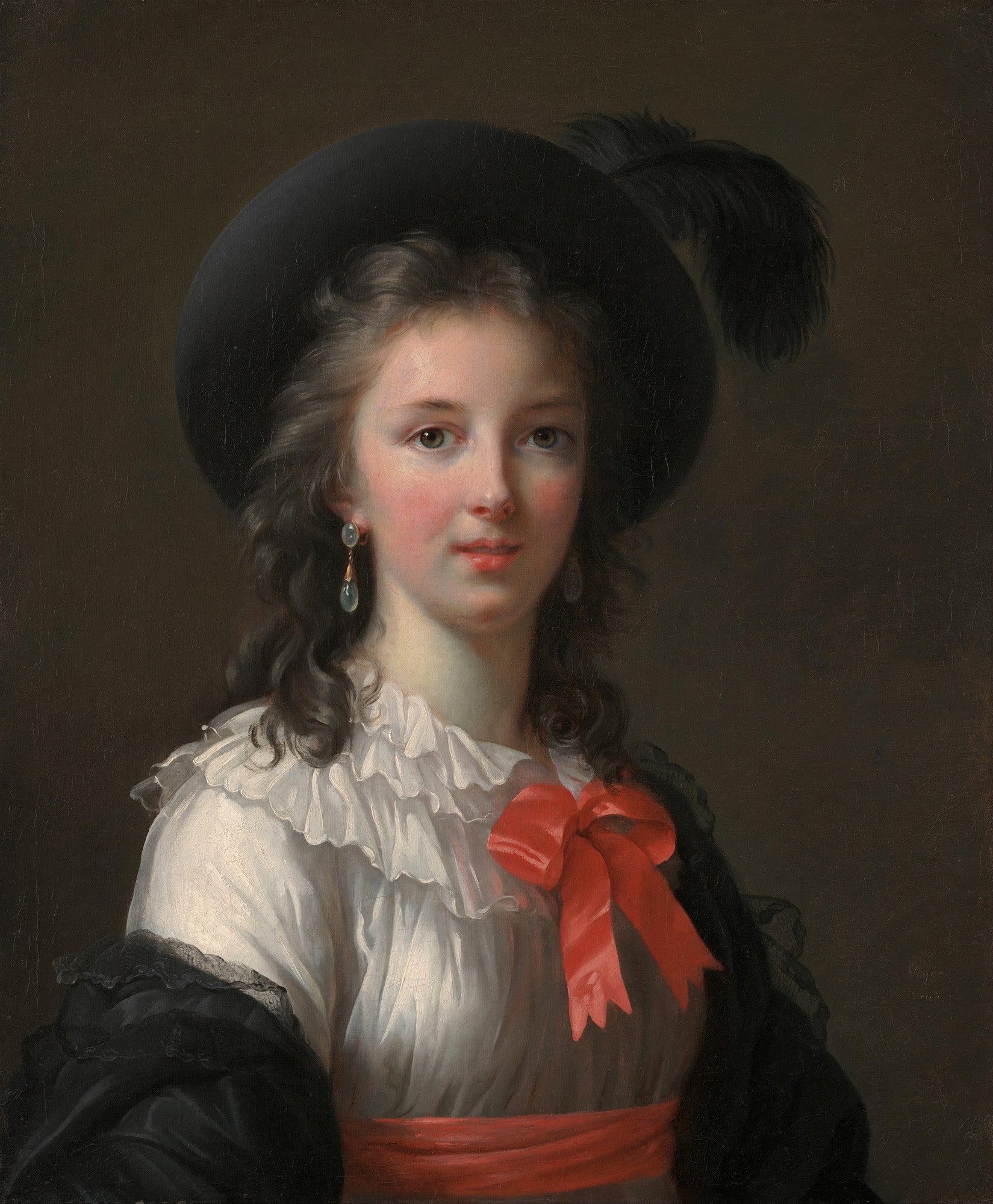 Retrato de uma jovem mulher com chapéu preto e laço vermelho, obra de Elisabeth Louise Vigée Le Brun, exala elegância rococó e neoclássica.