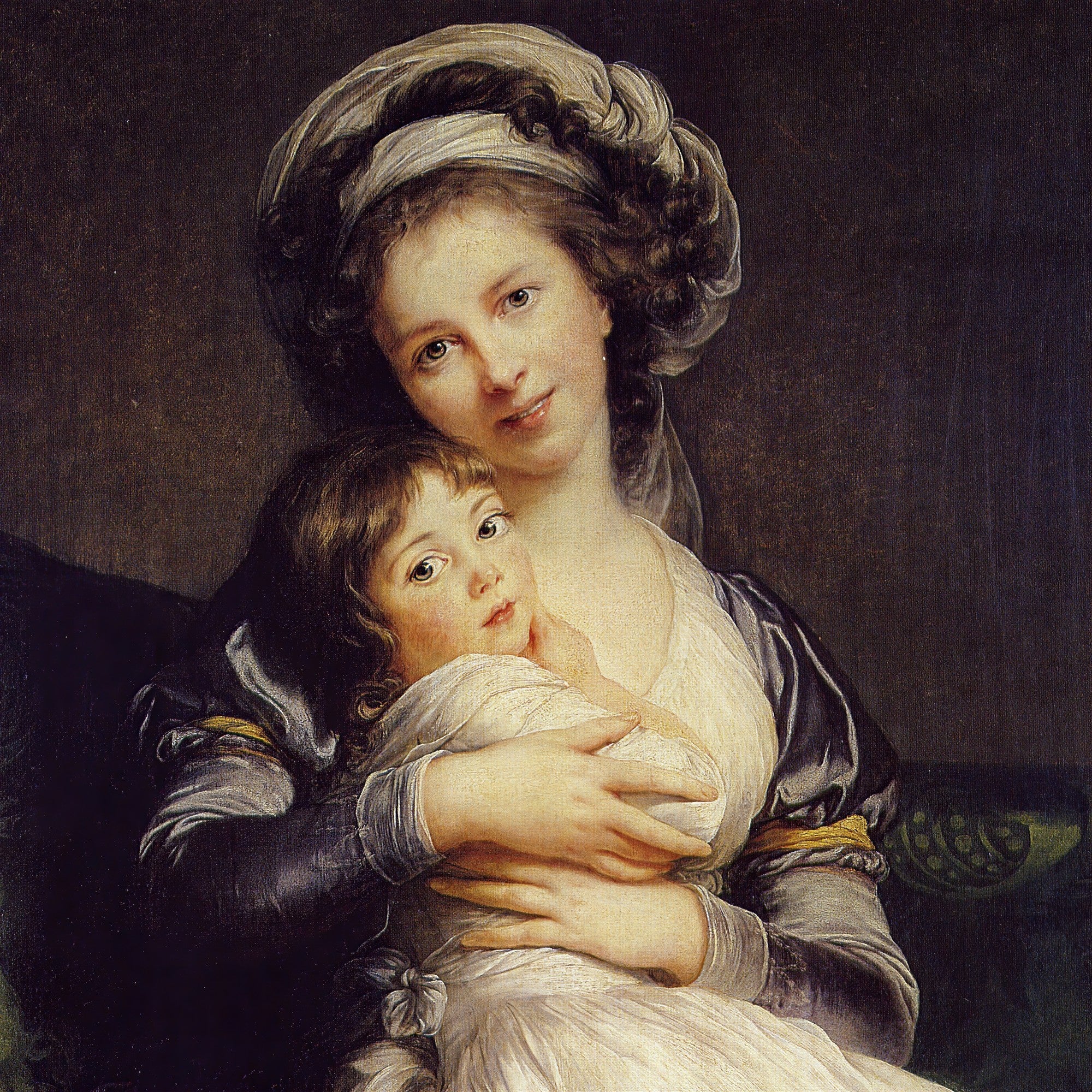 Quadro decorativo com auto-retrato de Elisabeth Louise Vigée Le Brun e sua filha, Jeanne Lucie Louise, em estilo Rococó. A mãe abraça a criança com ternura, ambas olhando para frente. A mãe usa um turbante e a filha tem cachos. Paleta de cores suaves e fundo escuro.