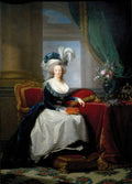 Retrato de Maria Antonieta com um vestido azul e branco, sentada em uma cadeira vermelha, segurando um livro. A rainha usa um chapéu emplumado e está em um ambiente palaciano.