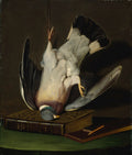 Pintura a óleo de um pombo-torcaz cinza e branco pendurado de cabeça para baixo sobre livros antigos em uma mesa escura.