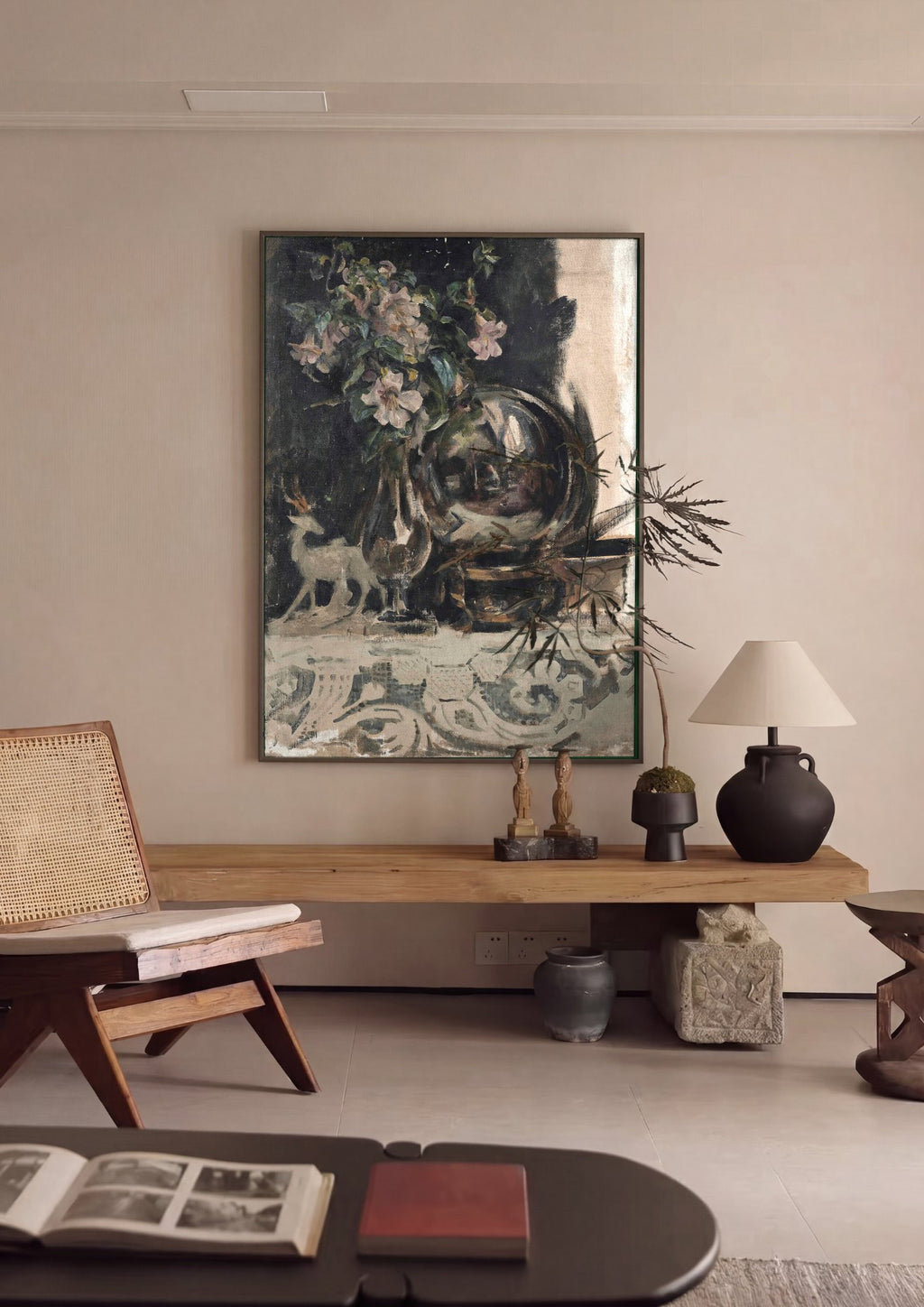 Quadro Decorativo Natureza-Morta com Flores e Jarra - J. J. Shannon em ambiente decorado
