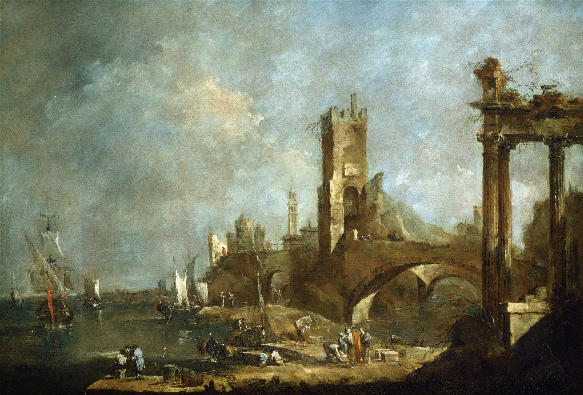 Pintura a óleo de Francesco Guardi retratando um porto movimentado com barcos e figuras, ladeado por ruínas clássicas imponentes e uma torre medieval sob um céu dramático e nublado.