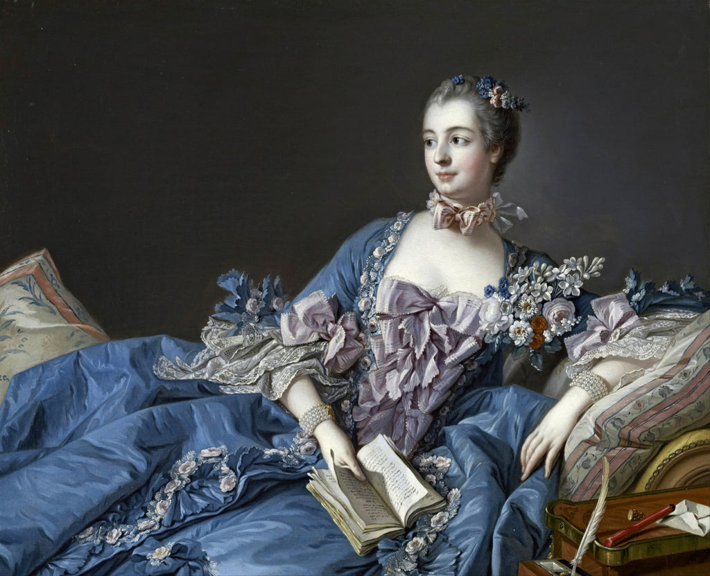 Retrato de Madame de Pompadour, pintado por François Boucher, vestindo um vestido azul suntuoso com laços e flores, segurando um livro