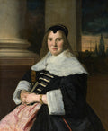 Retrato de uma mulher de meia-idade, vestida com trajes escuros e gola branca rendada, sentada em frente a uma coluna e paisagem urbana ao fundo, pintado por Frans Hals.