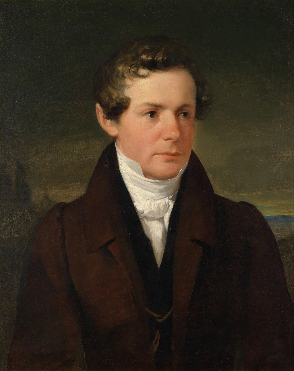 Retrato a óleo de um jovem cavalheiro de cabelo castanho cacheado, com um semblante sério e introspectivo, usando um casaco escuro e uma camisa branca com gola alta e babados. O fundo é escuro, com um toque de paisagem esmaecida à direita.