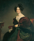 Retrato de uma senhora sentada, com vestido de veludo vinho e tecido verde, cabelo cacheado escuro e joias. Fundo escuro.