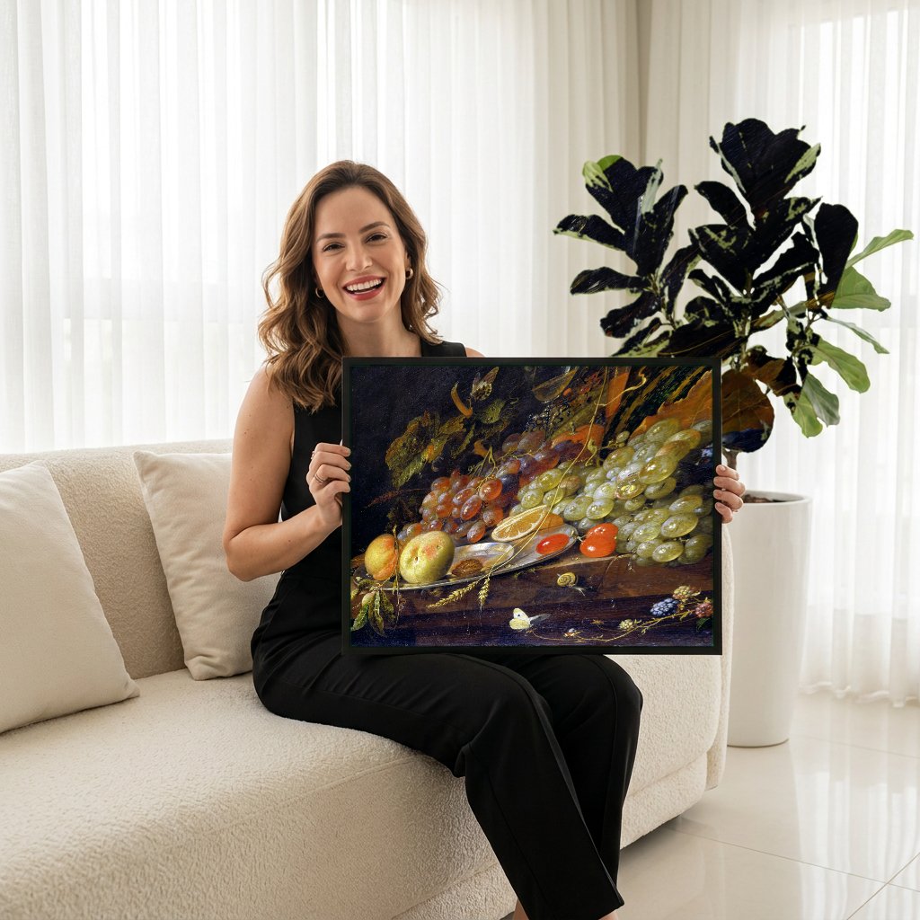 Quadro Decorativo Natureza-Morta com Frutas - Abraham Mignon com modelo em ambiente
