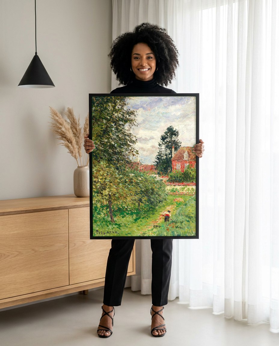 Quadro Decorativo Campo de Maçãs em Éragny - Pissarro | modelo apresentando o quadro emoldurado