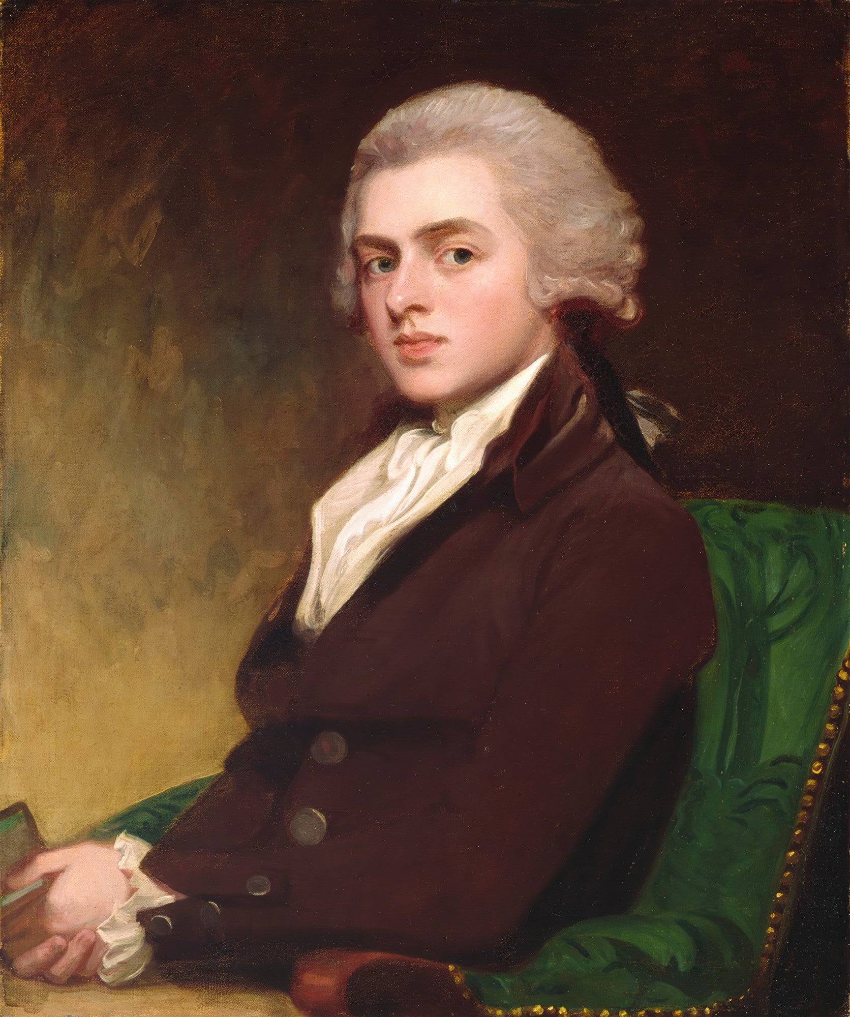 Retrato a óleo de um jovem cavalheiro do século XVIII, com peruca branca, casaco marrom e camisa branca, sentado em uma poltrona verde. Obra de George Romney.