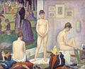 Pintura pontilhista de Georges Seurat, 'As Modelos', mostrando três mulheres nuas em um estúdio com uma pintura de parque ao fundo. Cores suaves e técnica de pontos visíveis.