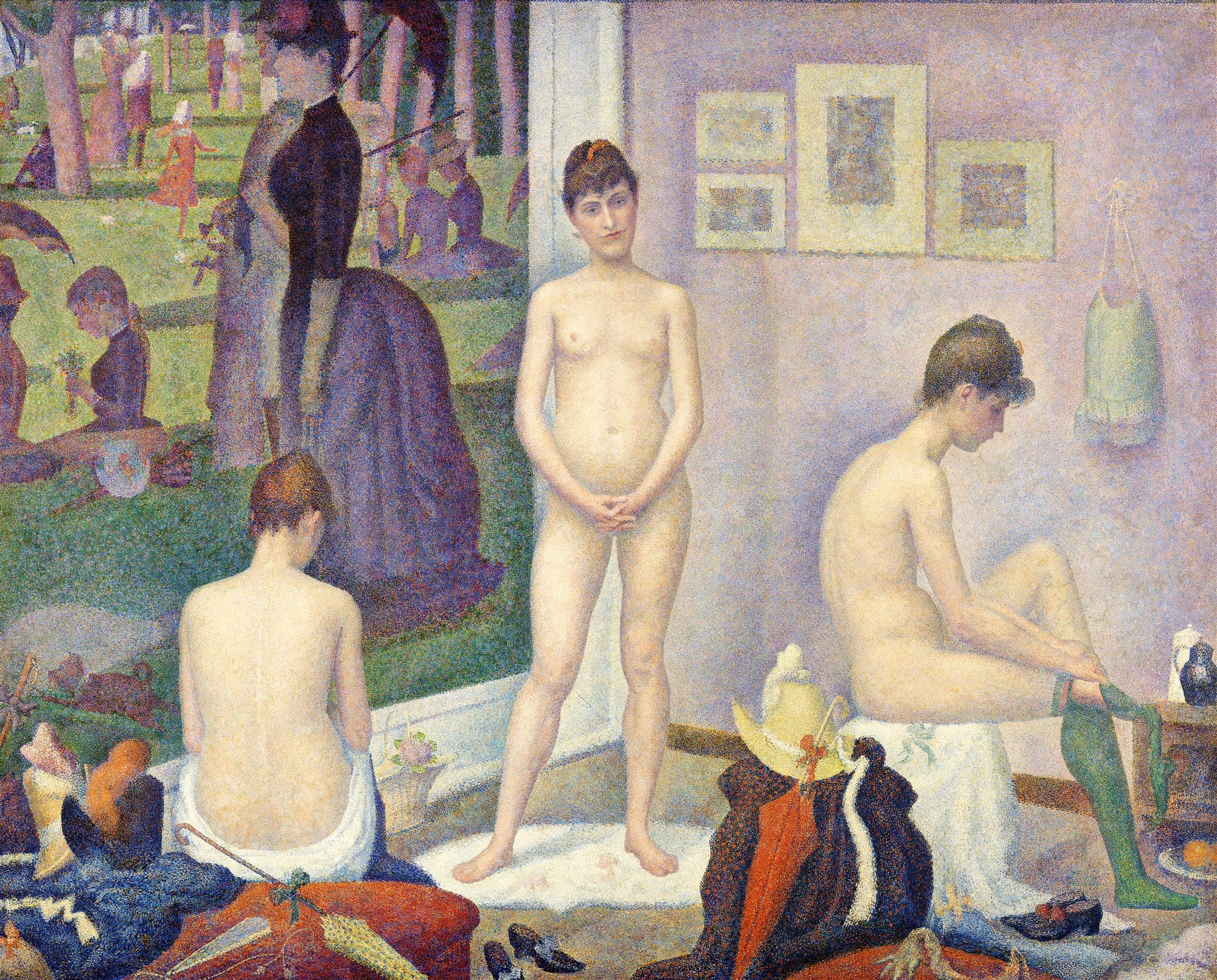 Pintura pontilhista de Georges Seurat, 'As Modelos', mostrando três mulheres nuas em um estúdio com uma pintura de parque ao fundo. Cores suaves e técnica de pontos visíveis.