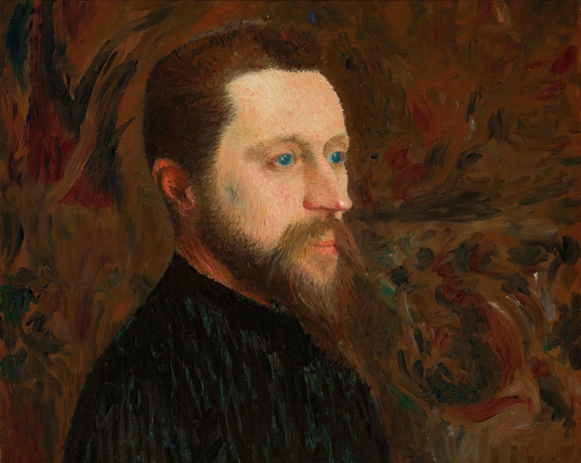 Retrato de um homem com barba e bigode avermelhados, olhando para a direita, com olhos azuis penetrantes, sobre um fundo de pinceladas em tons terrosos. A obra é atribuída a Georges Seurat.