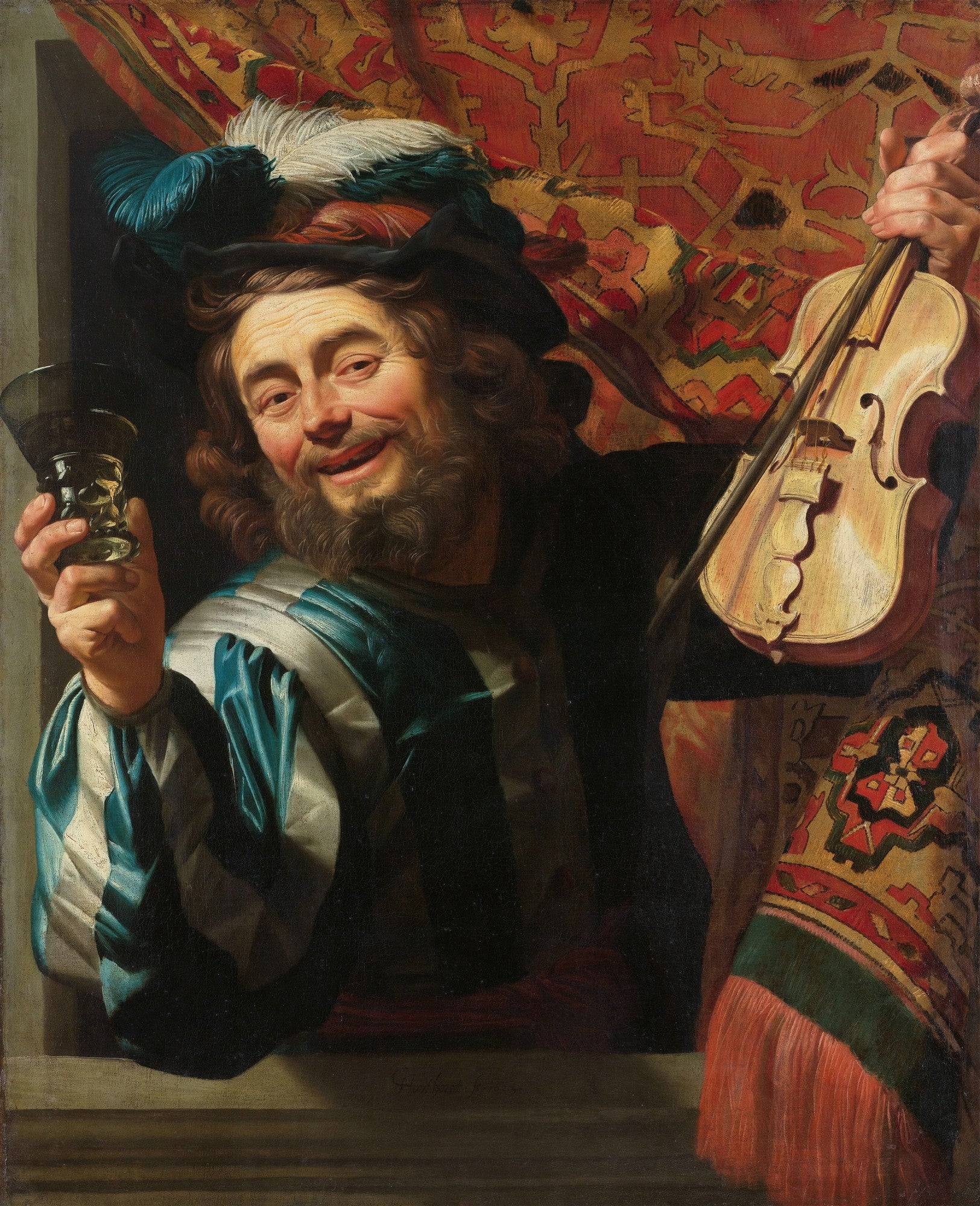 Retrato de um homem barbudo sorridente com chapéu de plumas, segurando uma taça e um violino, em estilo barroco de Gerard van Honthorst.