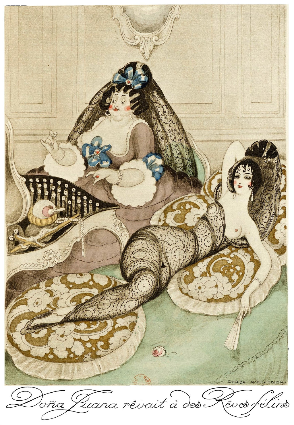 Ilustração Art Deco de Gerda Wegener, "Doña Juana rêvait à des Rêves félins", mostrando duas mulheres em um boudoir, uma deitada languidamente e outra sentada, com cores suaves e detalhes em dourado.