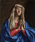 Pintura a óleo de Giovanni Battista Sassoferrato, retratando a Madonna em oração. Ela tem o rosto sereno e os olhos erguidos, com mãos postas. Veste túnica vermelha, manto azul vibrante e véu creme, sobre fundo escuro.