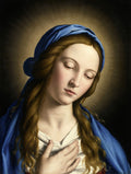 Quadro decorativo da Virgem Maria em oração, de Sassoferrato, com manto azul e expressão serena, olhos baixos e mão sobre o peito, em estilo barroco.
