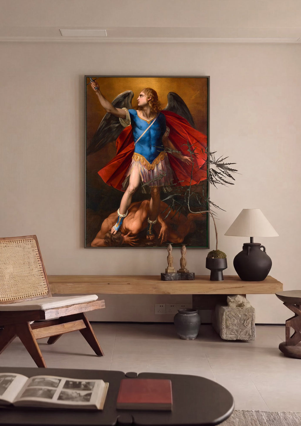 Quadro Decorativo São Miguel Arcanjo - Guido Reni em ambiente decorado