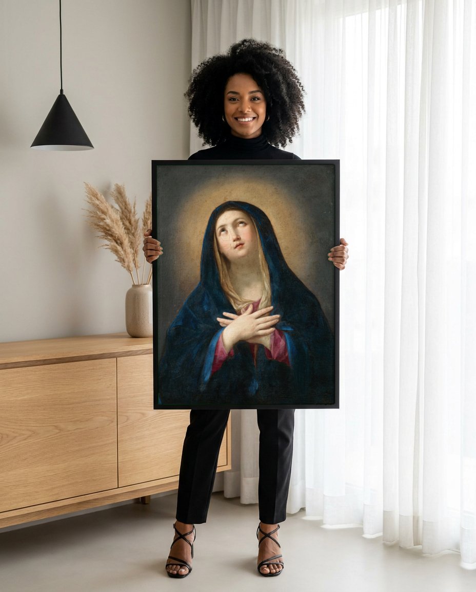 Quadro Decorativo A Virgem em Oração - Guido Reni com modelo em ambiente