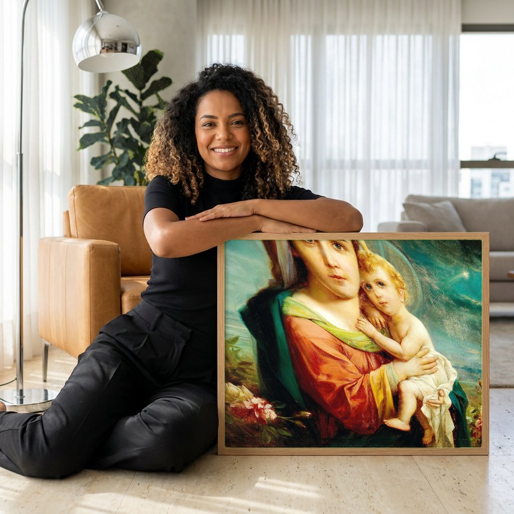 Quadro Decorativo Madona com o Menino - Hans Zatzka com modelo em ambiente