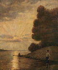 Quadro decorativo O Pescador de Hans Thoma, retratando um menino à beira de um lago ao pôr do sol, com raios de luz dourados refletindo na água e nas nuvens.