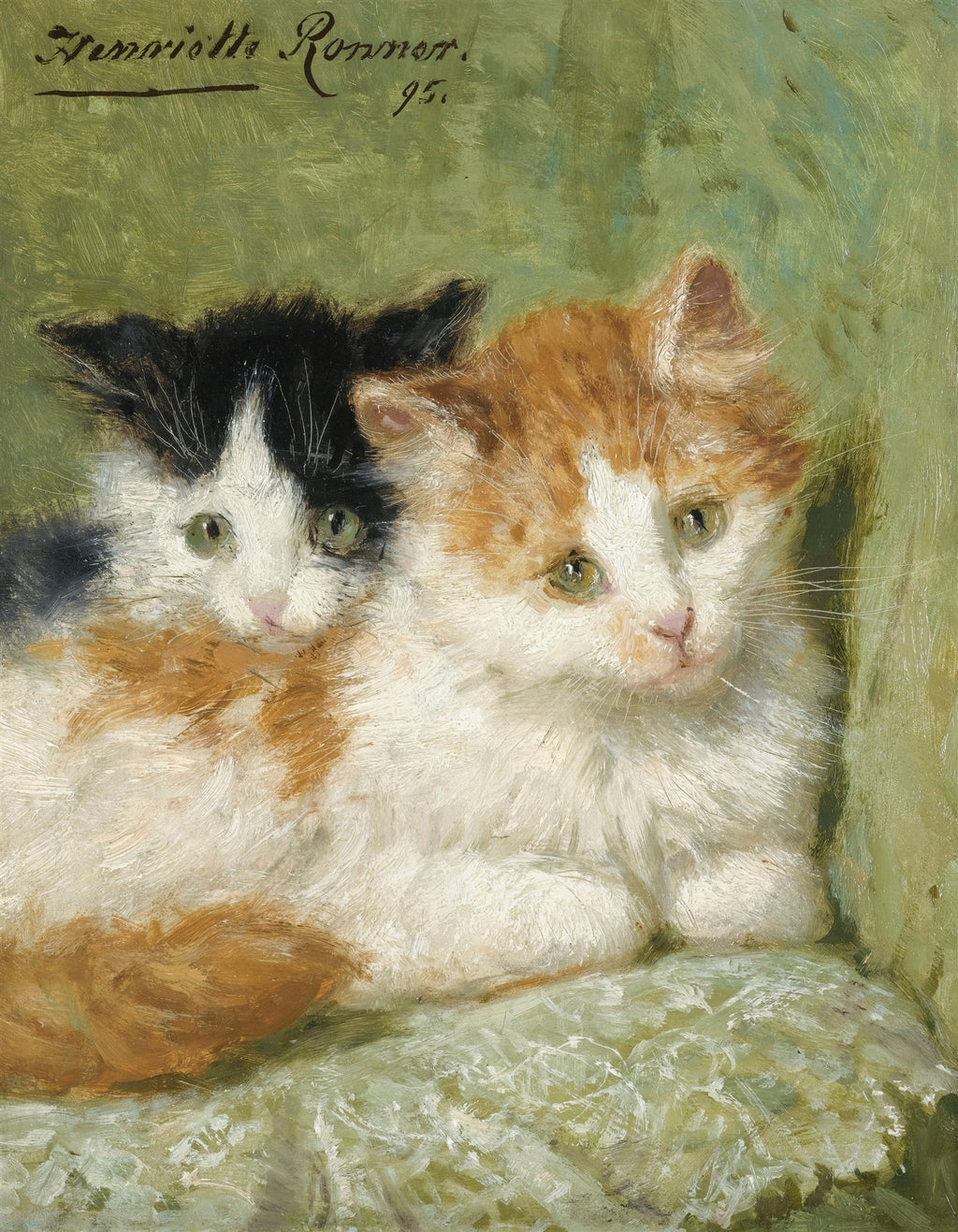Pintura a óleo de dois gatinhos fofos, um preto e branco e outro caramelo e branco, sobre um fundo verde-oliva. Os gatos parecem curiosos e relaxados.