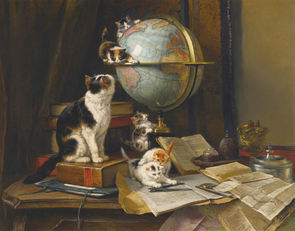 Pintura a óleo de gatos brincando em um escritório com um globo terrestre e livros. Uma gata adulta observa seus filhotes explorando. Cores ricas e detalhes realistas.
