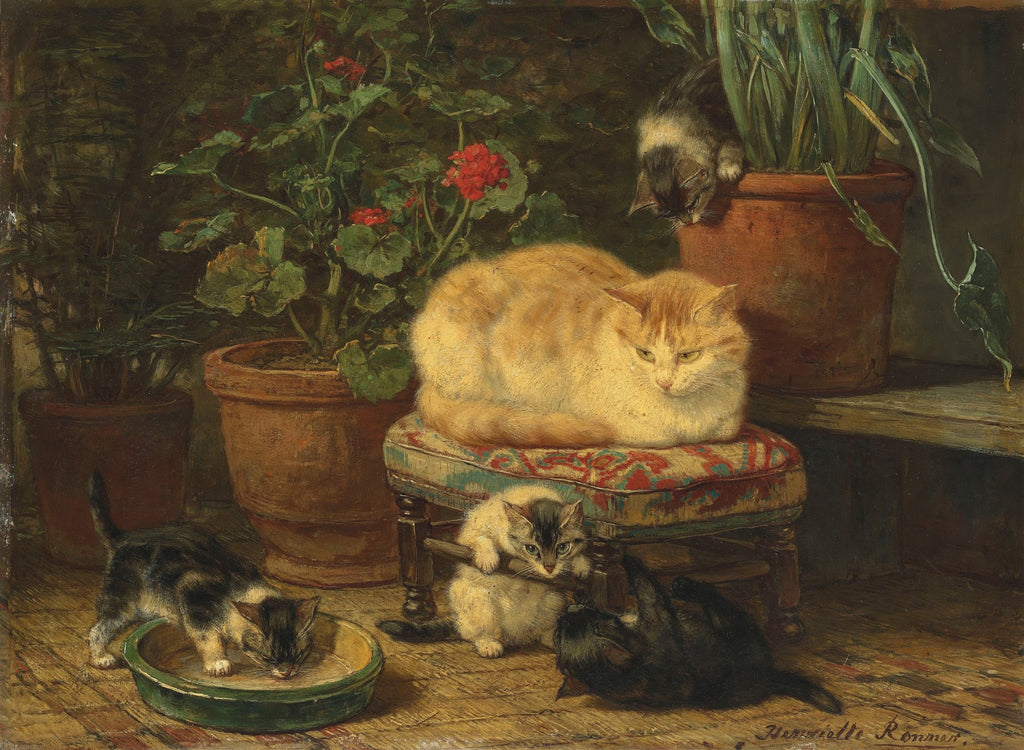 Pintura a óleo de Henriëtte Ronner-Knip mostrando uma gata laranja adulta deitada em um banquinho estofado, com três gatinhos brincando ao redor e plantas em vasos ao fundo, criando uma cena doméstica e acolhedora.