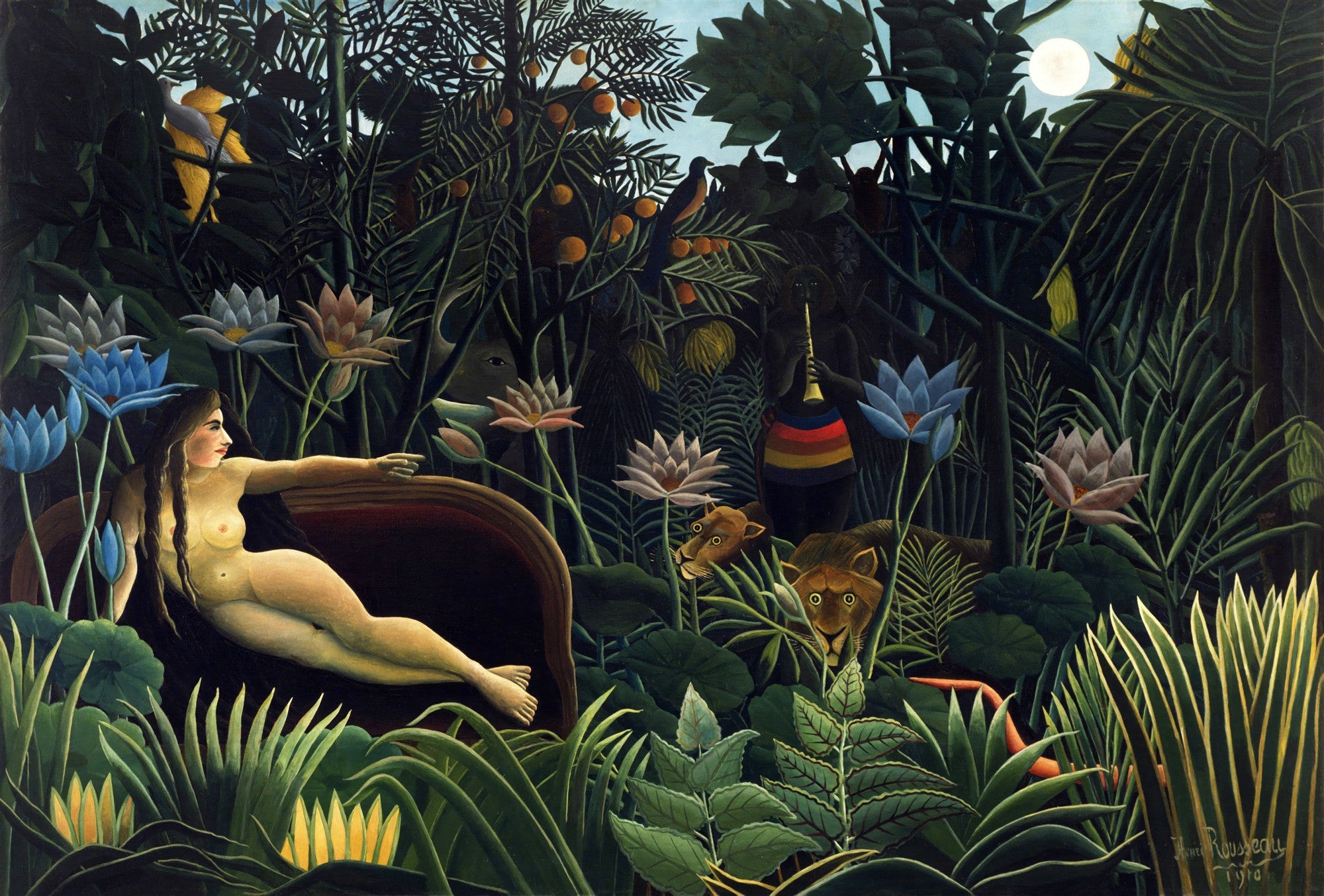 Quadro decorativo 'O Sonho' de Henri Rousseau, mostrando uma mulher nua reclinada em um sofá em uma selva exuberante, com animais selvagens e um flautista sob um luar pálido.