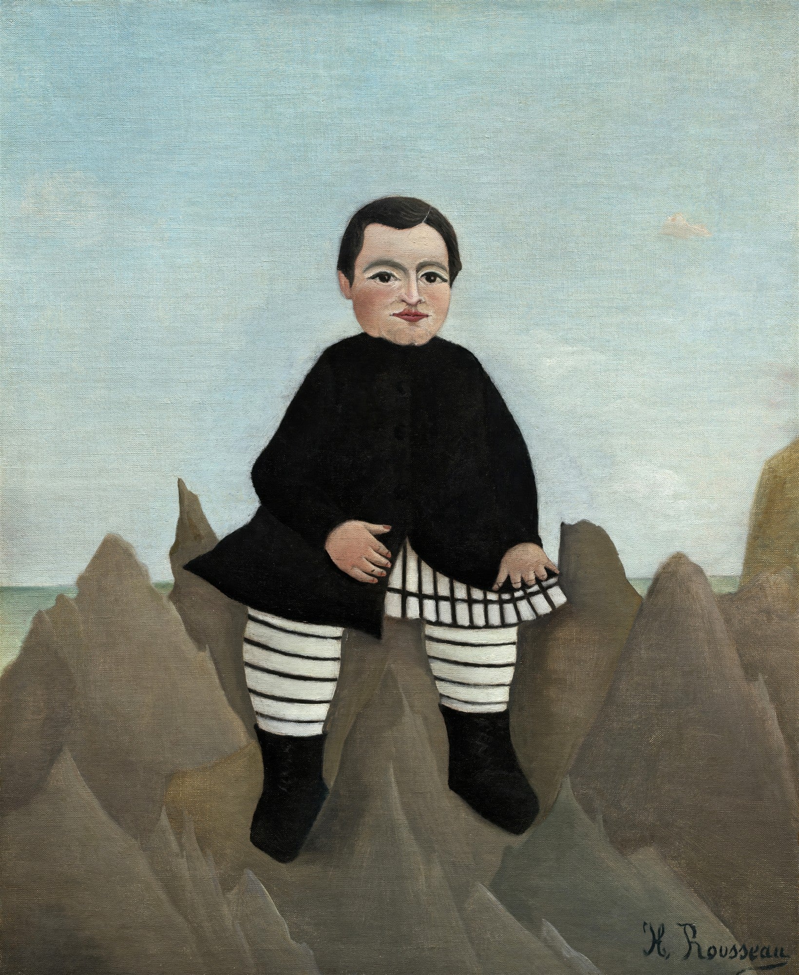 Quadro de Henri Rousseau, intitulado 'A criança na rocha', mostrando uma criança sentada em rochas pontudas à beira-mar, com céu azul e sereno ao fundo. A criança veste um casaco preto e meias listradas brancas e pretas, com uma expressão facial suave e enigmática. A assinatura do artista está no canto inferior direito.