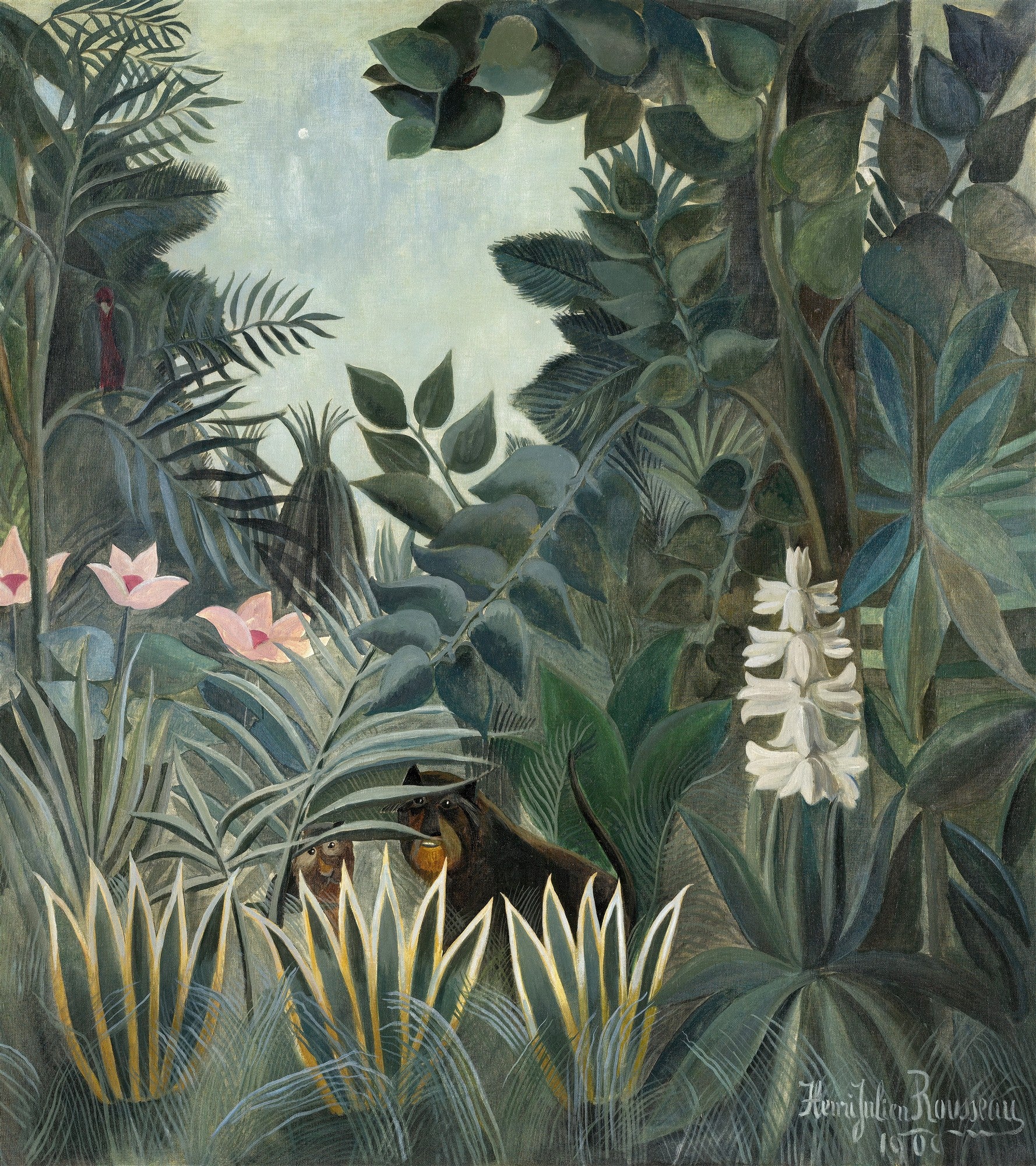 Quadro decorativo com pintura de Henri Rousseau, intitulada 'A Selva Tropical'. Apresenta uma floresta densa e escura com folhagens verdes variadas, algumas flores brancas e rosadas, e a figura de um leão espreitando entre a vegetação no centro inferior. O céu é claro, com uma lua visível, e há uma figura vermelha sutil entre as folhas à esquerda. A assinatura do artista 'Henri Julien Rousseau 1905' é visível no canto inferior direito.