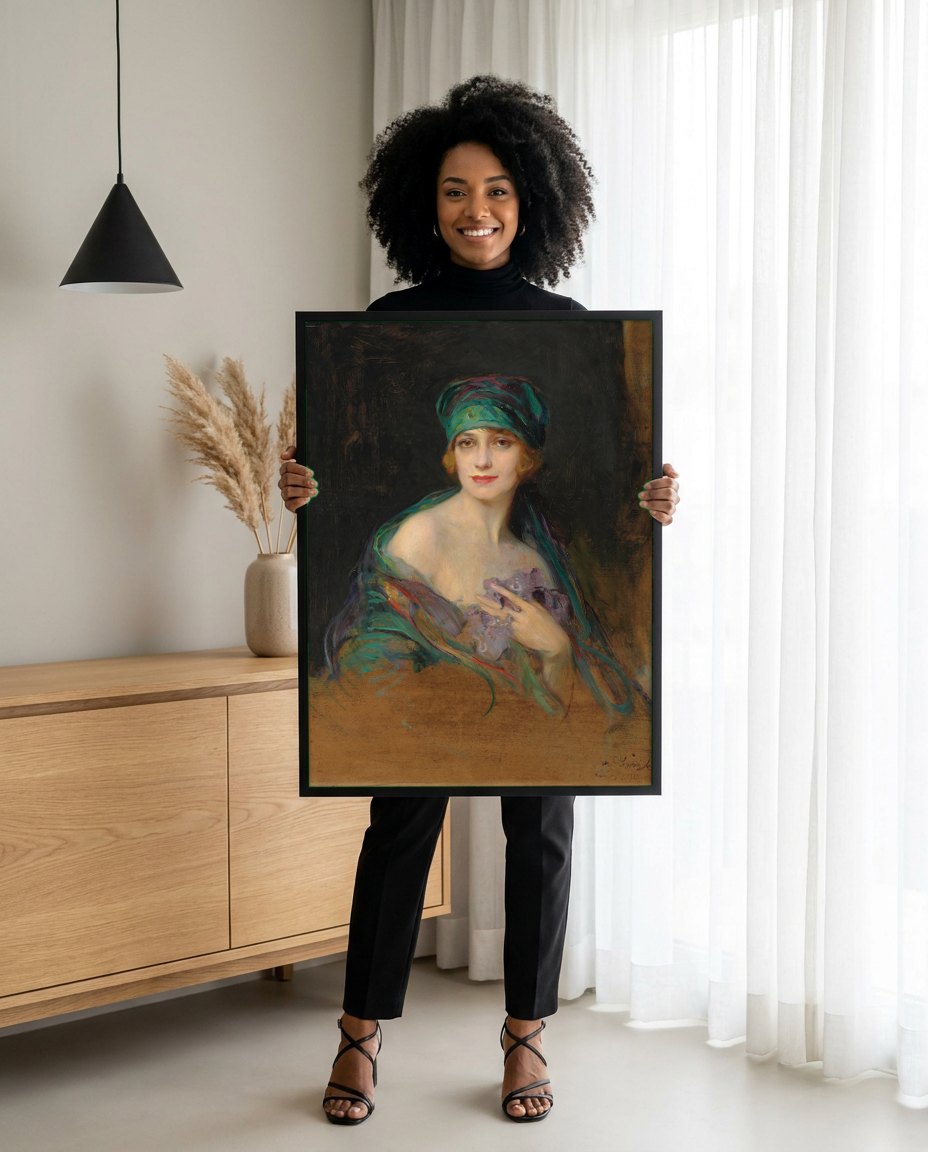 Quadro Decorativo Retrato de Senhora - Philip Alexius de László | modelo apresentando o quadro emoldurado