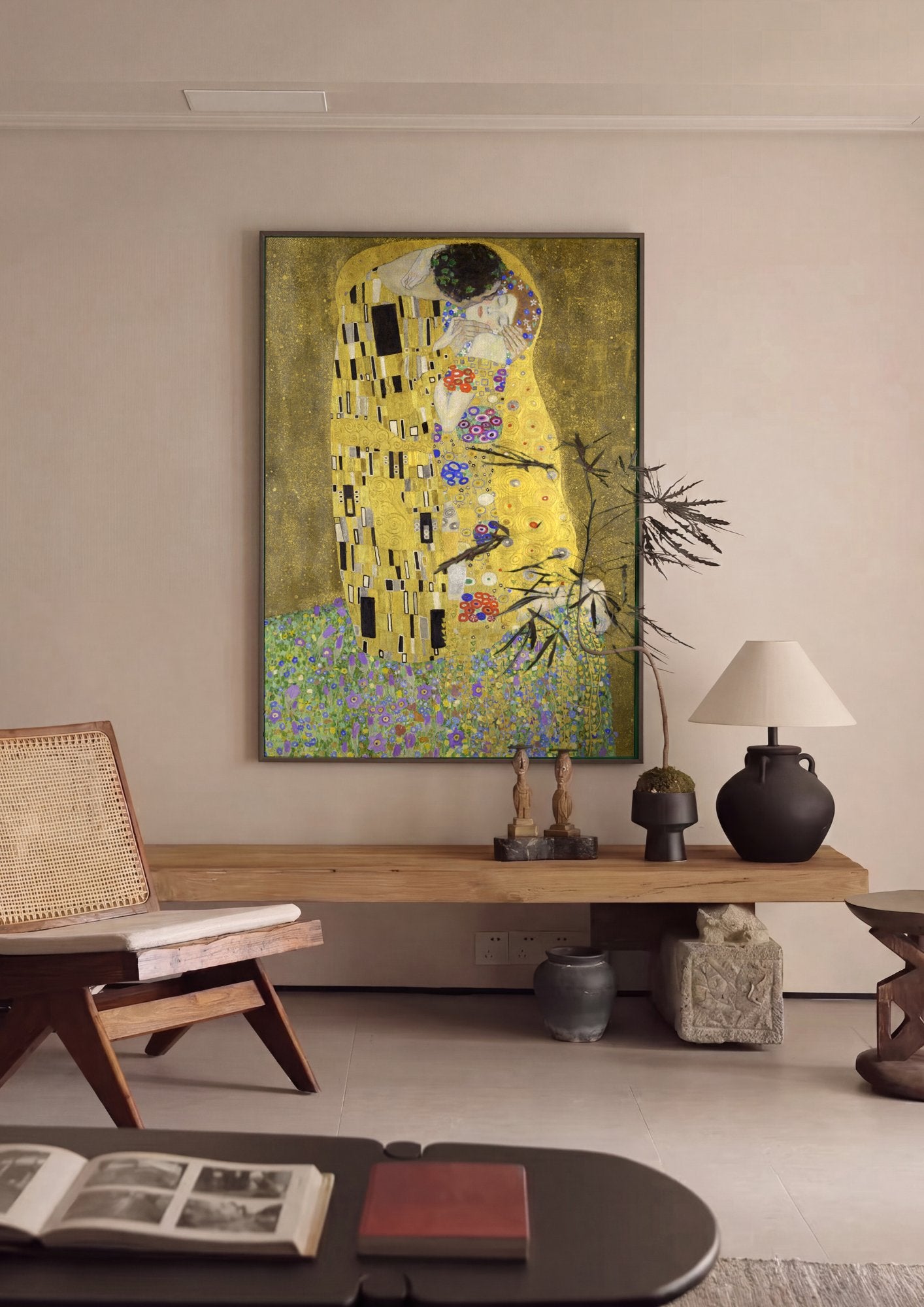 Quadro Decorativo O Beijo - Gustav Klimt em ambiente decorado