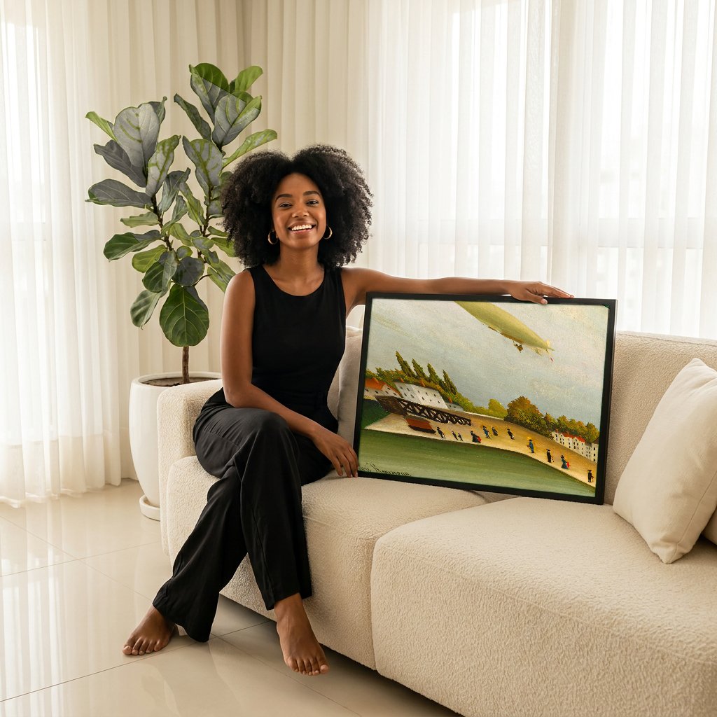Quadro Decorativo A Passagem do Dirigível - Henri Rousseau com modelo em ambiente