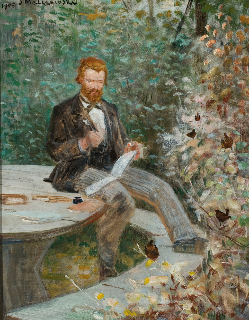 Quadro decorativo do pintor polonês Jacek Malczewski, 'O Poeta', retratando um homem barbudo ruivo escrevendo em um caderno ao ar livre, cercado por folhagem e borboletas, com tons verdes e terrosos predominando. Assinado 'J Malczewski' e datado '1905' no canto superior esquerdo.